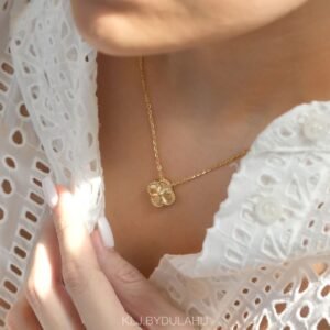 Ivy Clover necklace